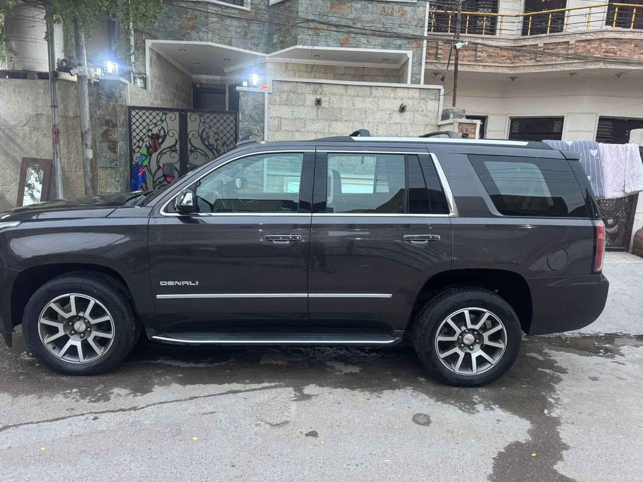 جمسي دنلي 2018
فول عده الفتحه 
مكينه 6200
رقم بغداد 
تخم تاير جديد 
صدر كله جديد 
290 وبيه مجال صور الحادث بل منشور 
***********
