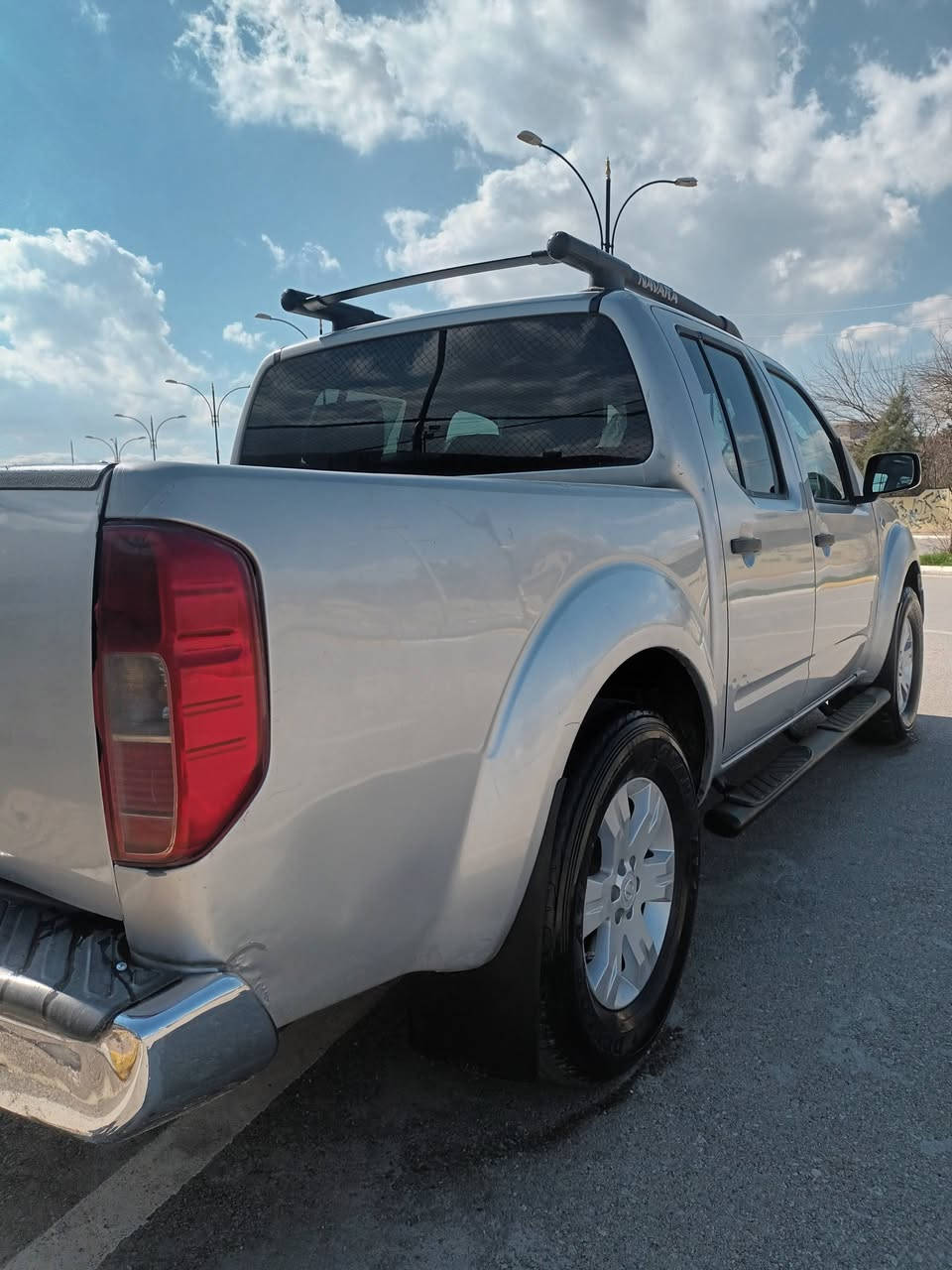 ناڤارا بۆفرۆشتن مۆدیل 2007 ساخ  ساخ   گێڕو مەکینەو ئەکسلی بەشەرتی هەزار فیتەر  مەکینەی vvtیە بێ بۆیاخە بێ سارد  چوار جام کارەبا قفڵ مەرکەزی ئاوێنە کارەبا سەقف سڵایت کوشن جلت کوشن هیتەر   بیلاد جام ڕەش فول فول مواسەفات چوارتایەی تازە تەقەو ڕەقەی تیانیە زۆر تندوتۆڵە شوێن هەڵەبجەی تازە ژمارە ***********
***********
