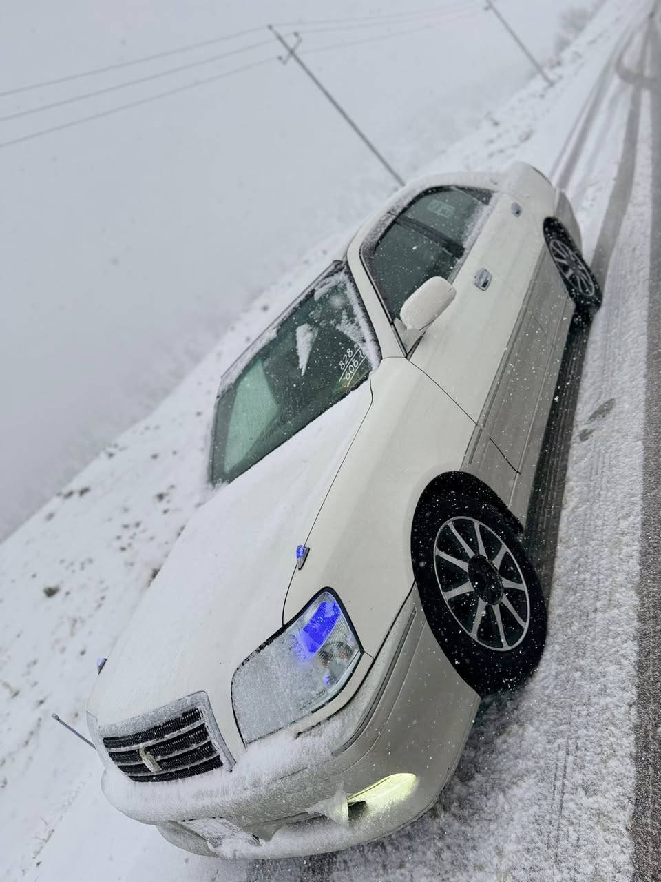بەناوی خوای گەورە و میهرەبان
توێتا کراون مەلیکە مووس مووس بۆ فرۆشتن
مۆدێڵ 2002 ئاڵتونی بازاڕ D4 171
ڕەنگی مۆزی ژێر ڕەساسی بیلاد پێش و دوای کرستاڵ
ناو زەردی ڕەقەم یەک سەرو ژێری داژبوڵ نەجەف
مواسەفات 2 دووگمە چوار کوشن کارەبا پەردە بیلاد
چوار تایەی لۆک سەیارەکە بێ بۆیاغە تەنها چاملغێکی 
چوار پەڵە ساردی هەیە بێ بۆیاغ ماڵی دۆستە 
تەبرید سارد و گەرم لەسەر سویچ ، برێکی بەستراوە
ڕۆنی مەکینەو هایدرۆلیکی و پاوەری گۆڕاوە
پاتری تازە گۆڕاوە 
گێڕ و مەکینەو دەعم و لێدراوی بەشەرت 
تکایە گەر موشتەری نیت بێزارمان مەکە لەگەڵ ڕێزم
نرخ :53 گەڵاو مەجالی برایەنە
***********
