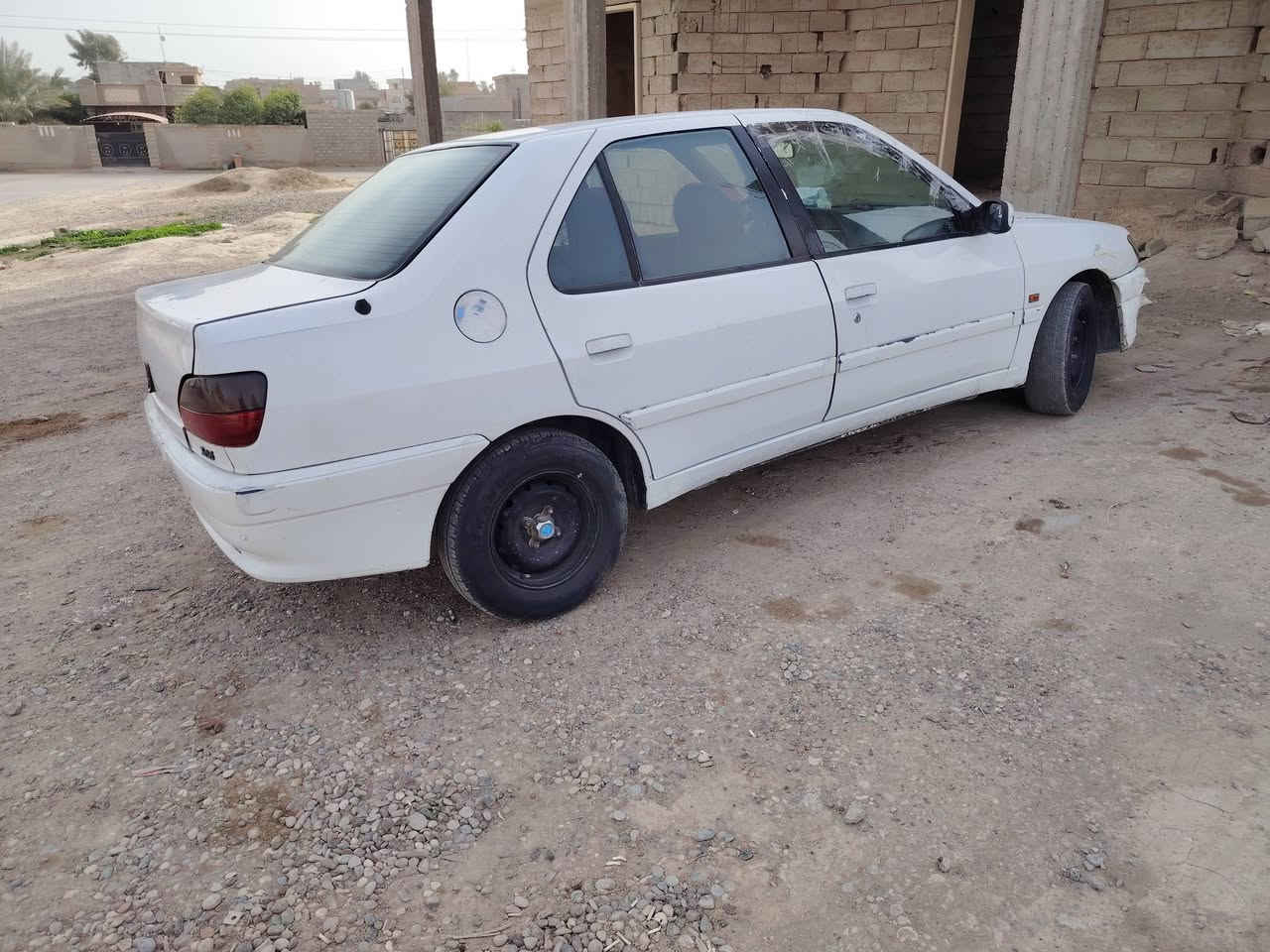 السلام عليكم بيجو للبيع موديل ١٩٩٧ وارد ياباني كابريتر بلادي گير ومحرك وكهربائيات كلها بالشرط والسياره لا ضربه لا خياس ولا صبغ بلاديه صدرها تعبان فقط رقم ديالى شرط التحويل صاحبها الشرعي بكركوك مكان السياره كركوك حي الاسره والمفقودين السعر ٤٠ ورقه وبيها مجال للطيبين للستفسار اتصل على الرقم ***********
