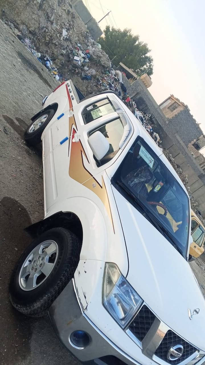 سلام عليكم نيسان نيفارة 2009كير عادي مكينة وكير مكفولات جداد بس مكينة بية صوت يطغ مكاني بغداد حي ور السعر 85وبية مجال قليل رقمة مثنى مشروع وطني رقمي ***********
