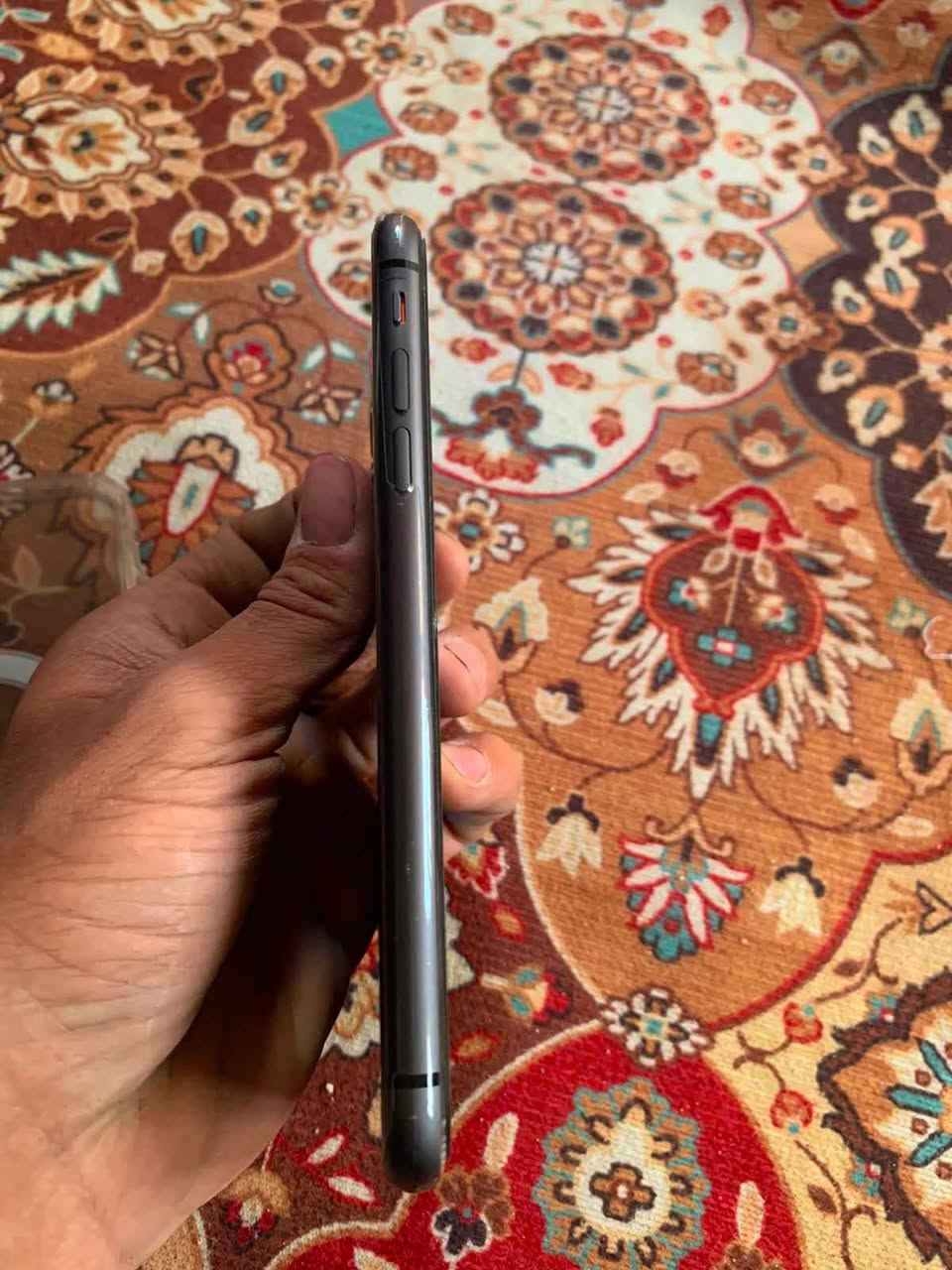 سلام عليكم آيفون ١١كامرتين
دبل شريحه 
بطارية ٨٥
ذاكره ١٢٨
فيس إيدي شغال 
جهاز نضيف كلشش للبيع 
٢٢٥بي مجال قليل ***********
