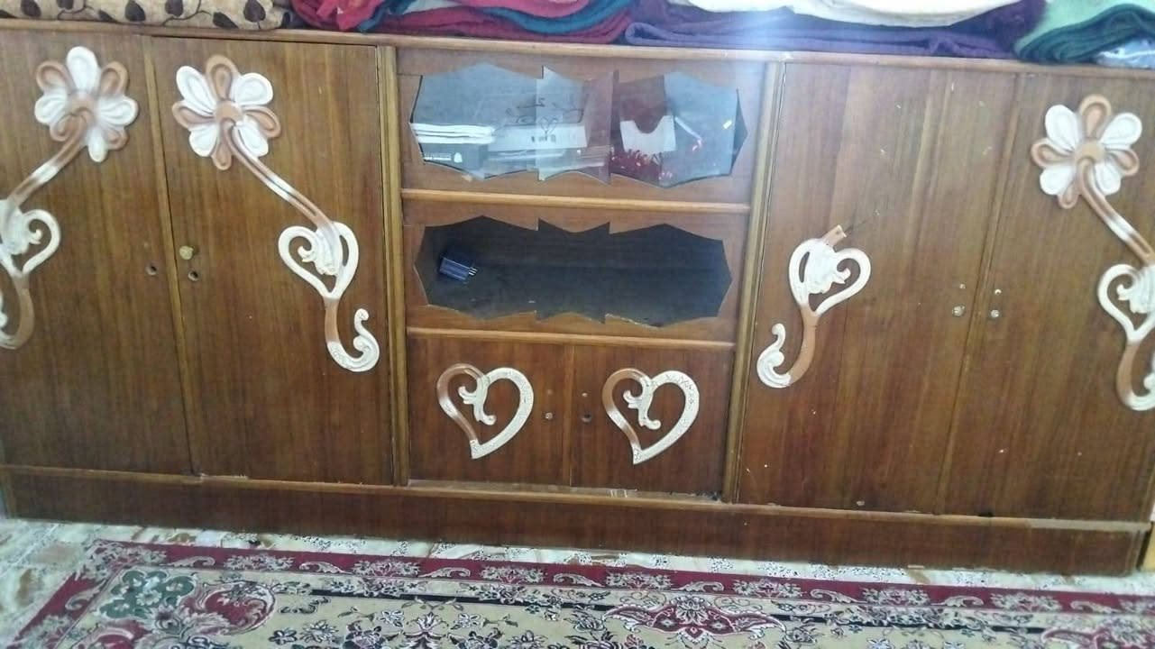 بوفيه للبيع نضيفه عوزهه قفاله مكاني كوفه شارع المعمل قرب شارع المطار القديم السعر 60الف ***********
