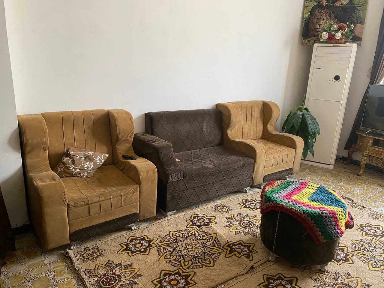 قنفات للبيع ٨٠وبيهن مجال ***********
