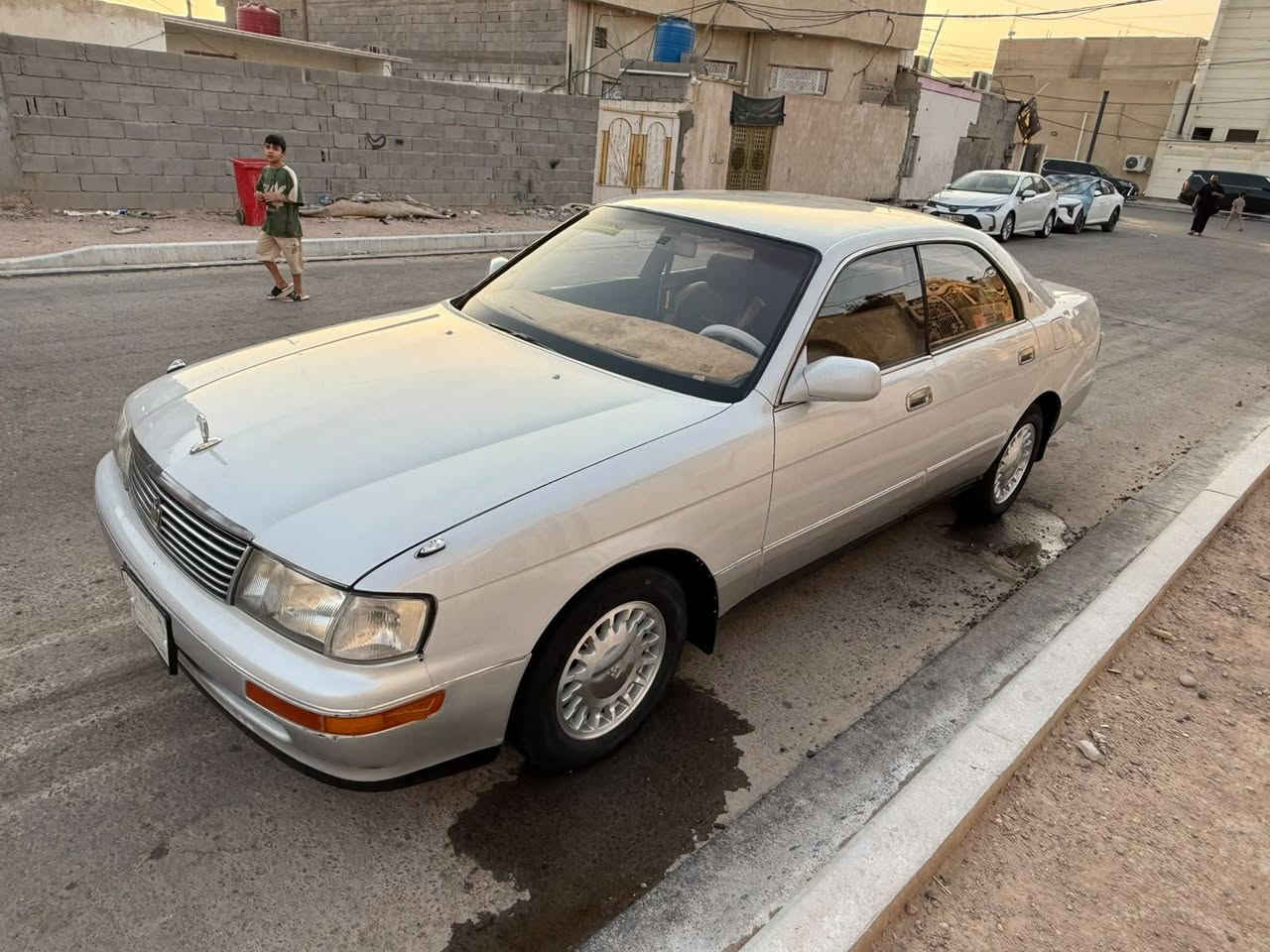 السلام عليكم من رخصت الادمن سيارة بطه متصل للبيع الون لؤلؤي الموديل 1992 سيارة مكفولة من الكص والنغل جثة والعيب الشرعي سيارة مكينه وكير جدد ثنين ونص رقم سيارة بصرة اليف مشروع وطني سيارا جديدة مال جناي جاهزا مجهزا حدادة جديدة تخم تايرات جدد كهربائيات كلها شغاله دواخل جدد مكان سيارة بصرة  السعر 49 وللاستفسار على الرقم *********** البصرة, العراق
