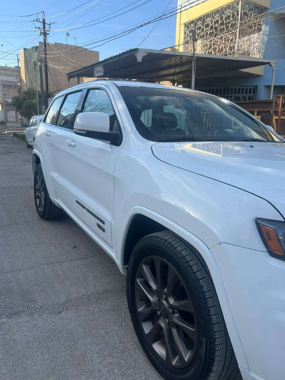 جيب ٢٠١٦ لميتيد  gold Edition
السياره فول معروفه مواصفاته بانوراما   بدون حادث قفط طلقات ما نافذات  سطحيه وصوره موضحه بللمنشور بدون قطعه تبديل  كله بلادي ومصلح بمكانه 
220$وبيه مجال 
***********
***********
