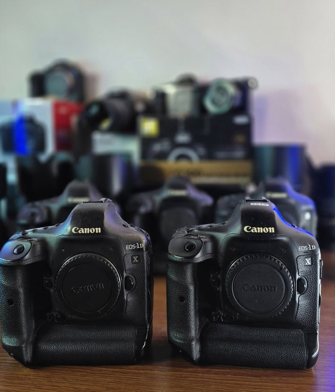 📸 توفرت مجموعة كاميرات 
وحش فول فريم وتصوير سريع 
Canon 1DX
فول فريم ✅️
18 ميگابكسل ✅️
تصوير متتابع سريع 12 فريم بالثانية ✅️
فيديو Full HD 1080p ✅️
فوكَس اوتو احترافي 61 نقطة ✅️
بدي قوي مقاوم للظروف ✅️
شتر قليل  ✅️
ضمان ✅️
حقيبة ✅️
حزام ✅️
بطارية اصلية ✅️
شاحنة اصلية ✅️
💰 السعر: مليون و250 ألف
أسعار مميزة 🔥 وعروض مستمرة على تشكيلة من الكاميرات، العدسات، والملحقات 🎥🎯
🚚 توصيل متاح لكل محافظات العراق
📩 للحجز والاستفسار
راسلنا عالخاص أو واتساب
📞 ***********
