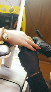 العيد فرحة، وفرحتنا ما تكتمل إلا بإشراقتك ✨..  استقبلي عيد الفطر بطلّة...