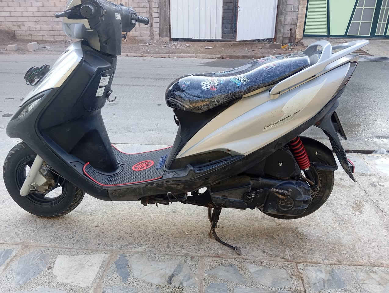 يا الله سلام عليكم دراجة ماكس 140 ياباني الدراجة مكفولة من كل شي شرط شرط شرط اصبانة ممطخوخة مختومة من تاية لل تاية كلو بلادي شرط محركة نار مكينة خرسة شرط شرط هورن شاير لايت عالي وناصي كيج سرعة كيج بانزين شرط دراجة بلادي بلادي مكو شي اسمو تجاري بيها ونضافة 100بل 100 كدام العين وهذا الصور والفيديو اليوم الضهر  للبيع *********** الموشراي لا يتعبني وجمعت 600  و650 لا تعب نفسك اعبر منشور  والرقم بي وات ساب دراجة مكفولة من كلشي انطيك شرط في شرط وجيب معاك 100فيتر وشكرة
