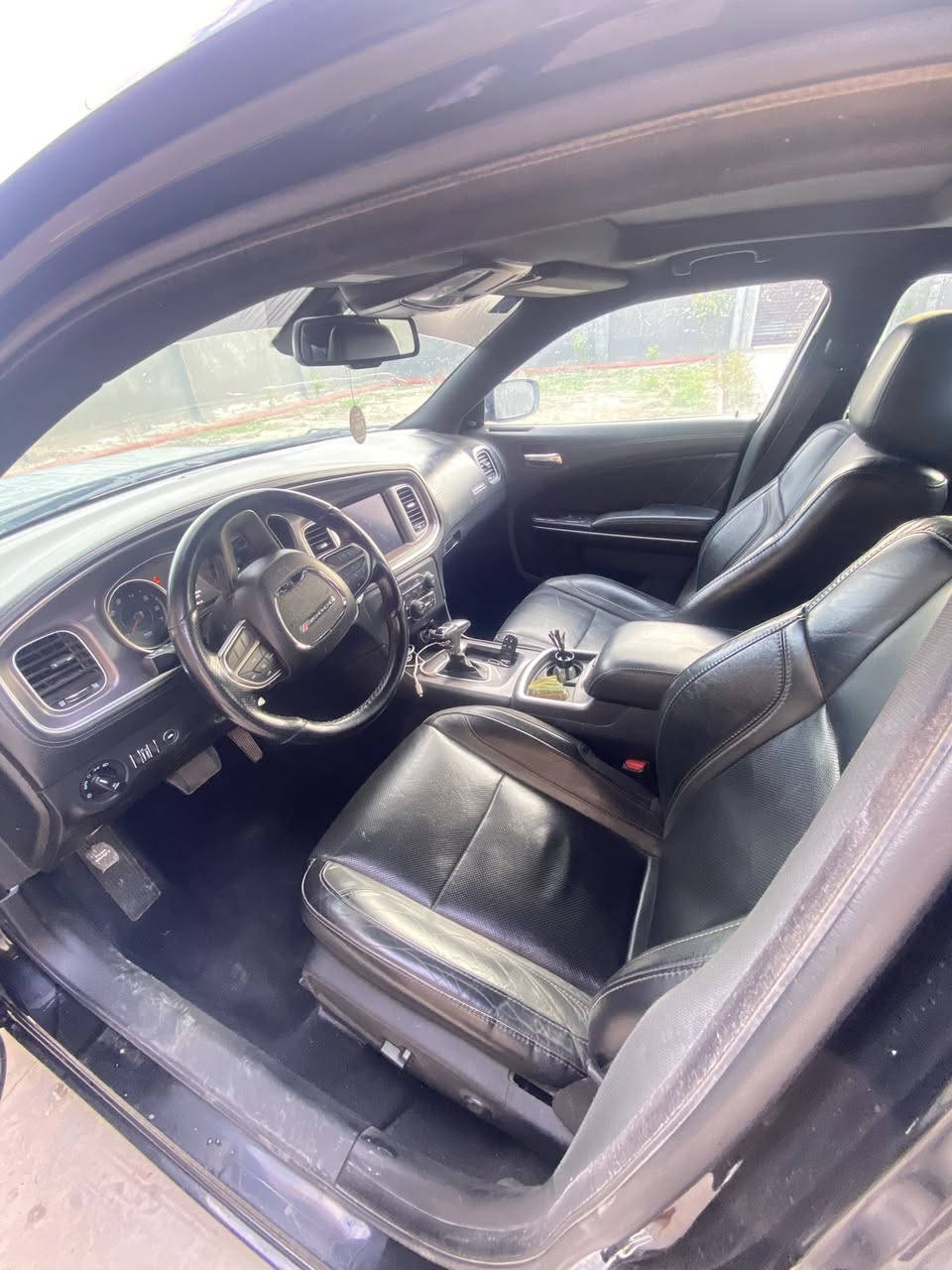 موديل 2021 اسود 
رقم بغداد 
حادث جاملغ وبنيد وشويه بالشاصي 
SXTبلاس  
فتحه سقف
رادار جانبي 
كشنات تبريد +تدفئه+جلد +خزن ميموري 
ستيرن كهرباء +تدفئه 
شفتات ستيرن 
دمام صندوق 
فور ويل ملغي
ماشيه 48
محدثه Gt
السعر 195 
***********
