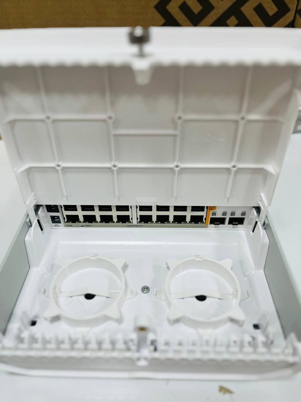 Crs 318 _16port
السعر 350,000


**إذا كنت صاحب هذا الإعلان وتريد حذفه لأي سبب، رجاءا أرسل رسالة إلى الدعم الفني**