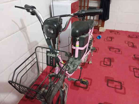 السلام عليكم بايسكل شحن للبيع سعره 300 الف الاتصال عالرقم ***********
