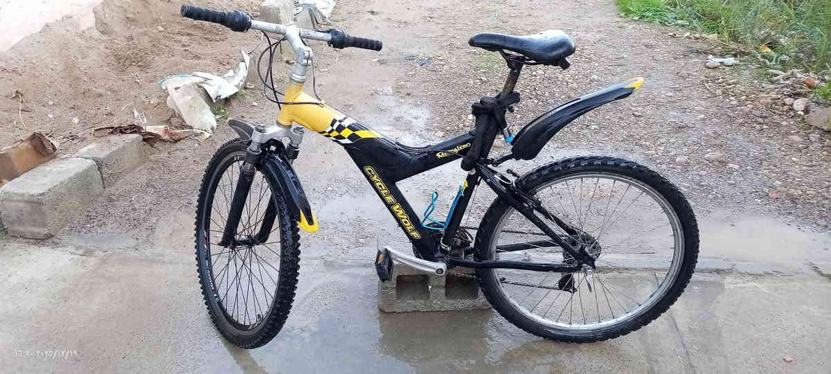 للبيع باسكل رياضي باالة
كيرين شغالات 

البريكات مكانهن

مع قفل 

الباسكل نضيف 

السعر: 120الف. وبي مجال

المكان: الايسر بـ95 قرب مولدة الجبوري 

للتصال او الاستفسار الخاص مفتوح 

الرقم: ***********
