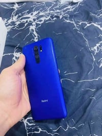 للبيع ريدمي 9 ذاكره 128 بي عراج بل شاطي بسيط وفطر بل شاشه والسماعه الخ...