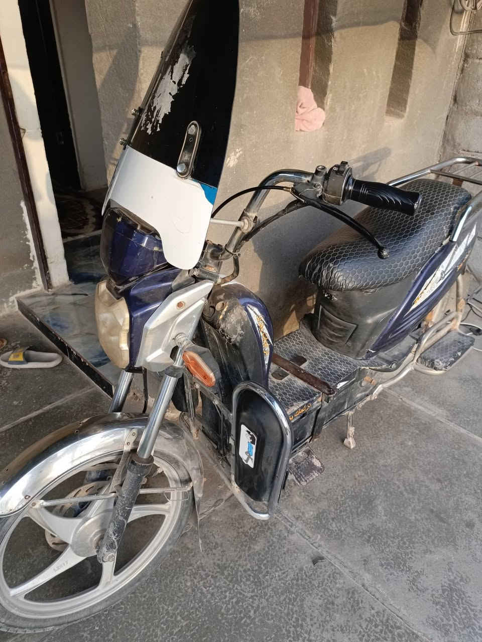 دراجه للبيع 175.  للاستفسار الاتصال ***********
