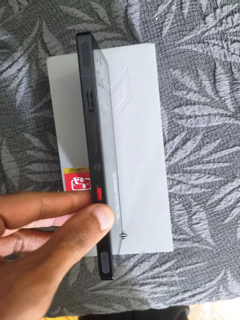 سلام عليكم ريد ماجك 10 برو ذاكرة 512 استعمال قليل كامل ملحقات ونظافة كدامكم
السعر 800 وبي مجال قليل عنواني بغداد الحسينية 

رقمي ***********
