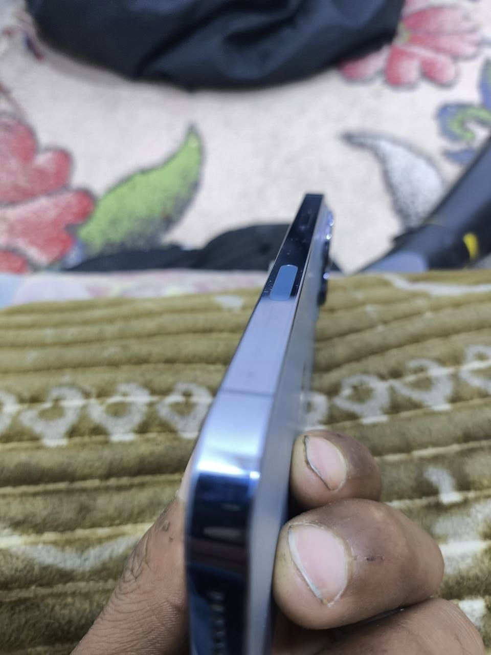 سلام عليكم ايفون ١٣برو ماكس البيع مامفتوح بطاريه٨٢بلاد كارتونه موجود مكان بصره شط العرب ***********
