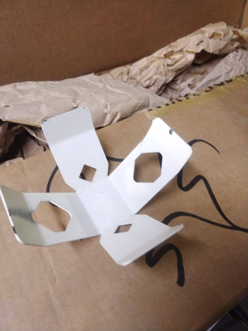 يتوفر لدينا
فراشات وحامل خيط و خيط وشيش
درجة اولى 
***********
