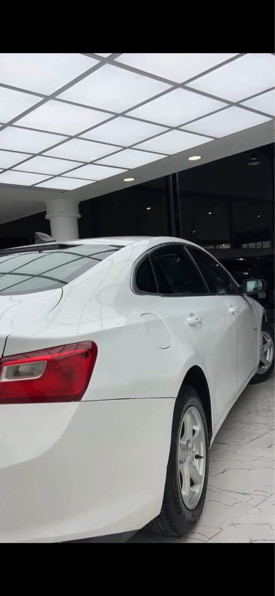 ماليبو 2017 
رقم دهوك الجديد سنوية جديد 
مكان السيارة دهوك 
السيارة بدون صبغ فقط جاملغ خلفي صبغ 
وبيها تعديل بارد بل باب 
سيارة نضيفة وعلئ أيد وحدة
ماشية 100 مايل  كير ومحرك وتبريد بشرط
تخم تاير جديد 
سعر بلاش 103 ومجال بسيط *********** وتساب كورك اتصال فقط دهوك, العراق
