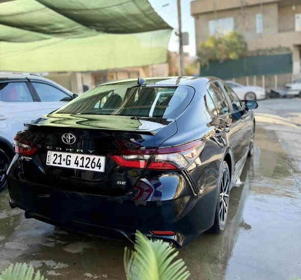 تۆیۆتا کامری 
مۆدێل 2023 SE ئەمریکی
٥٠ مایڵ ڕۆشتووە 
ڕادار و تعدیل سرعة
سەیارەکە هەیکەل و هەموو شتێکی زۆر جوانە و عەزیەت نەدراوە
بۆنیت و چەمەلاغی پێشەوەی بۆیاغە و تەنیا پەڕەشووتی سوکانی تەقیوە
هیچ دەستێکی نەکردووە و هەر لای خۆمبووە و سەنەوی تازەیە و بە ناوی خۆمەوەیە 
پارەی ژینگەو ڕێگاوبانو هەموو شتێکی  تاوەکو کۆتای ٢٠٣٠  دراوە.
مەسج بکە یان تێل بۆ *********** رانية
