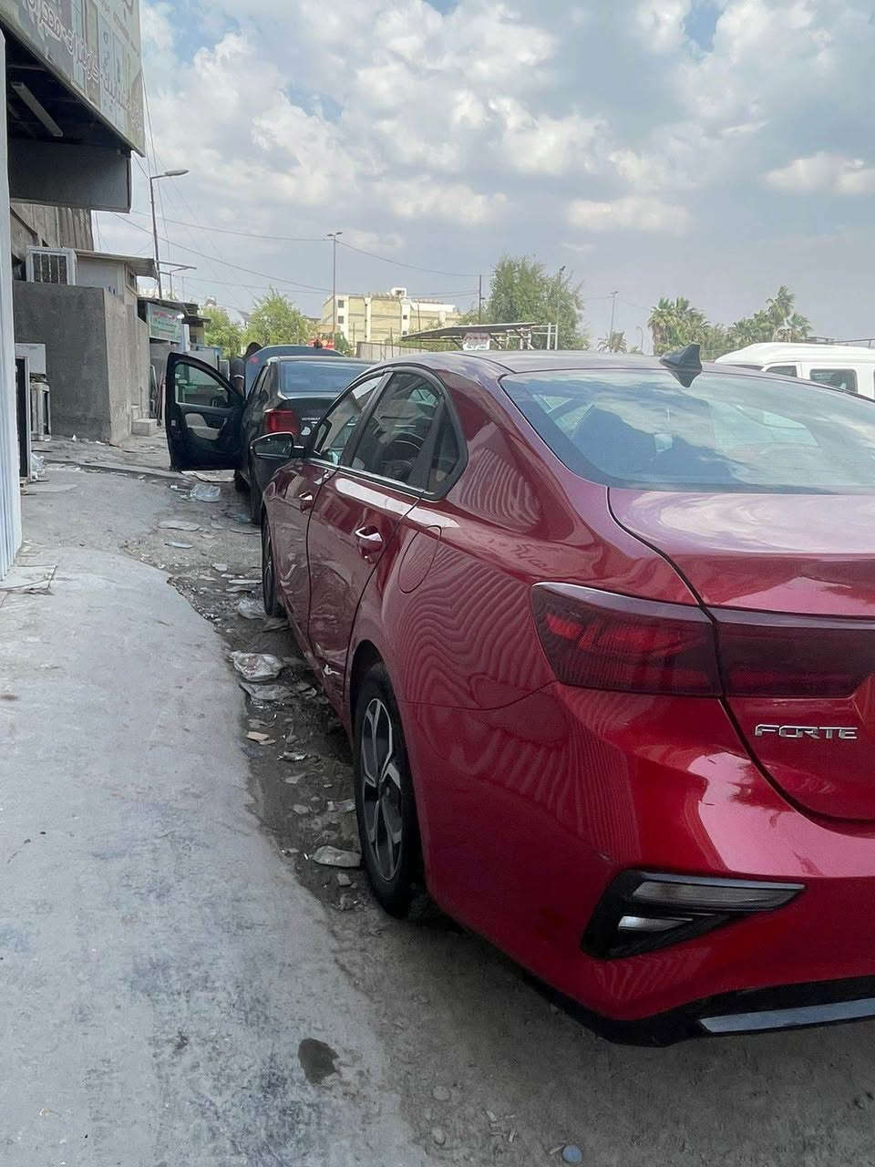 السلام عليكم للبيع فقط مستعجل
فورتي 2020 وارد امريكي 

حادثها موضع بالصور +سونار موجود

مكينه 2000 دوش بدون ايرباك السياره 

ماشيه 90 الف ميل 

كير ومكينه مكفولات تبريد تدفئه شغاله 
تخم تاير جديد حداديه جديده خير من الله السياره 

السياره عارضها ب 126 وبيها مجال كلش بسيط 

للاستفسار اتصل ع الرقم متواجد خط وواتساب

*********** سيف

مكاني بغداد حي اور /قرب فلكه صباح الخياط
