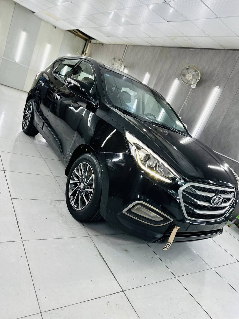 سلام عليكم للبيع او مراوس 
توسان 2013لمتد فول مواصفات 1/1بونراما بصمه جلد 
بيها صبغ بنيد فقط والباقي مكفول 
سياره حلوه ونضيفه ماشيه 92كيلو استخدام شخصي 
كير مكينه مكفولات 
تخم تاير ويل جديد اصلي مال موديل 20
رقم بغداد الجديد بسمي هزه وسنويه كله جديد 
#السعر136وبيهامجال العنوان بغداد الكاضميه 
***********☎️***********
