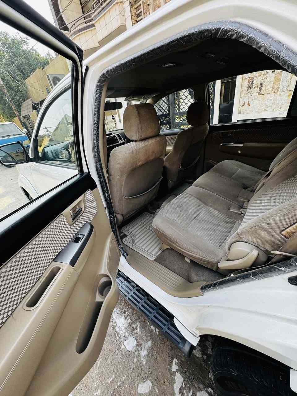 سلام عليكم
فورجنر 2015 
2700 4 سلندر
7 راكب 3 قطع تبريد 
EXR
سعر 230 وبيه مجال
للاستفسار ***********
