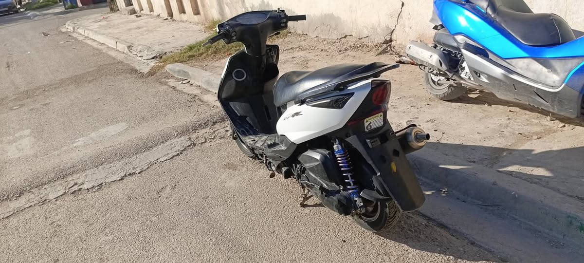 سلام عليكم دراجة GTR ما بيها نقص
السعر 600 مكاني حي الجهاد ***********
