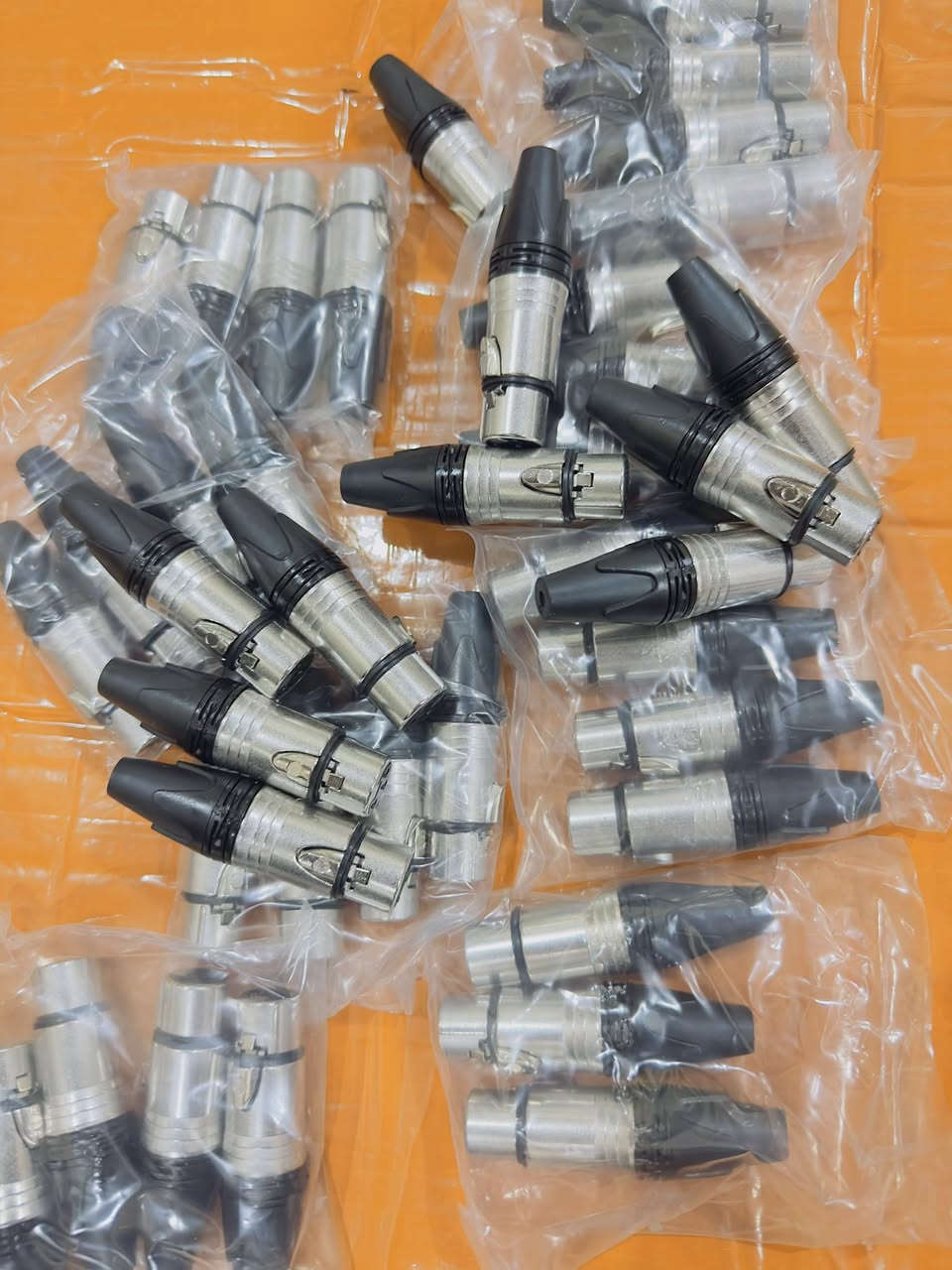 يتوفر فيش سماعه  4 قطع ب 5 الاف
1-سبيكون 

2- بنانه (طلقه)

3- xR نثية 

4-XRفحل 

السعر 4 قطع 5 الاف دينار  

متوفر كميات 

جمله مفرد

يوتوفر توصيل لجميع المحافظات 

للأستفسار ***********
