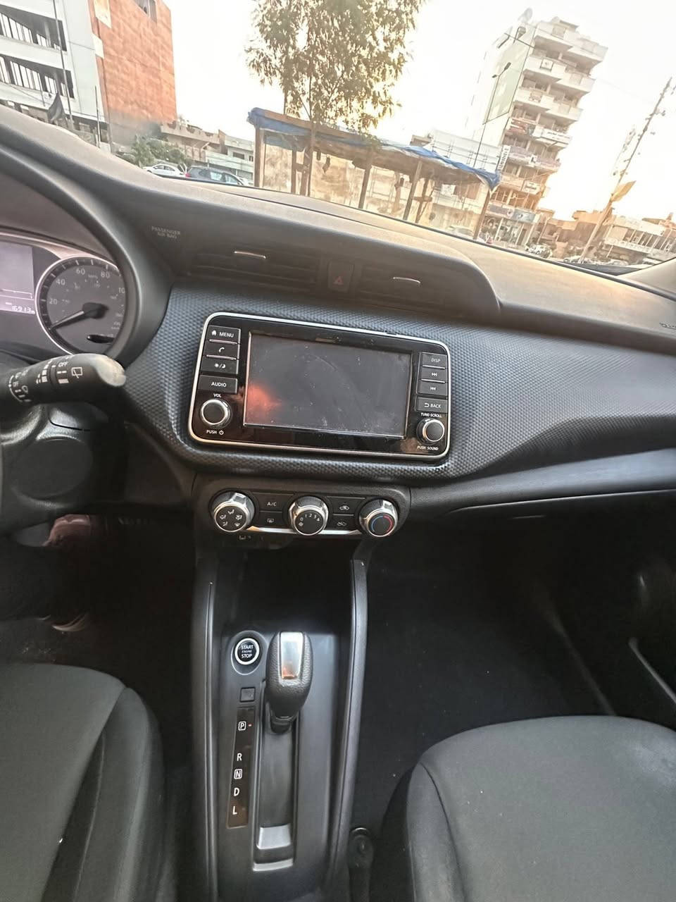 Nissan kicks 2024
مواصفات s

كاميرا خلفيه

رادار امامي 

لون ابيض 

تحكم ستيرن

بجم كبس 

ضرر جامرلغ امامي وربع من باب السكن 

تبديل بلادي بدون صبغ

رقم كاتي تترقم شمالي

مكاني كركوك 

السعر 137 وبيها مجال
سيارة جديدة بدون صبغ

***********
