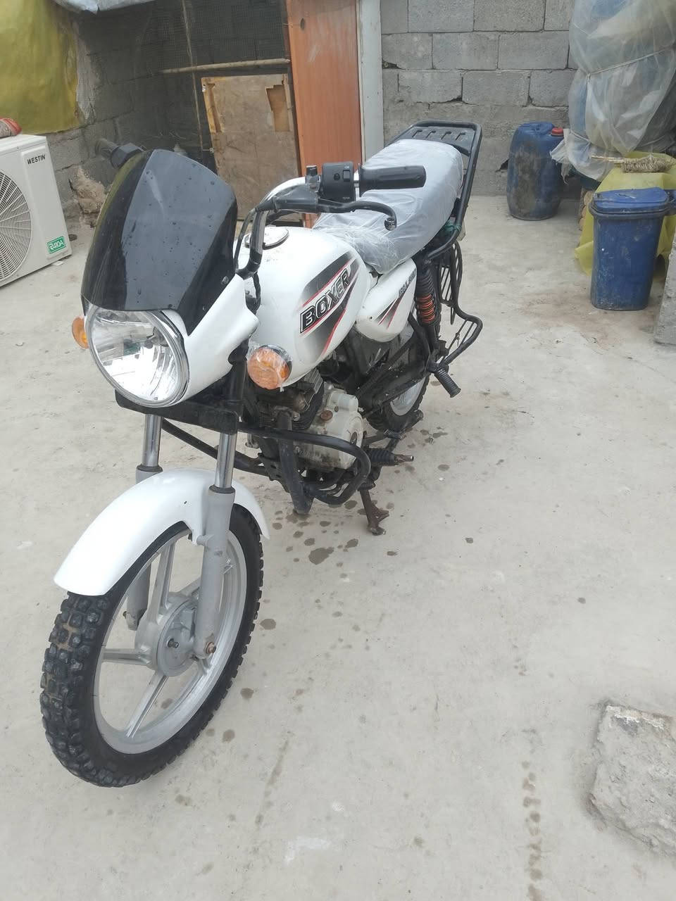 سلام عليكم دراجه بوكسر 18اوراق اصولي لبيع جاهزه كهربايات شقاله لا دخن ولا تنقص مكان قلعت سكر سعر 650وبيه مجال ***********
