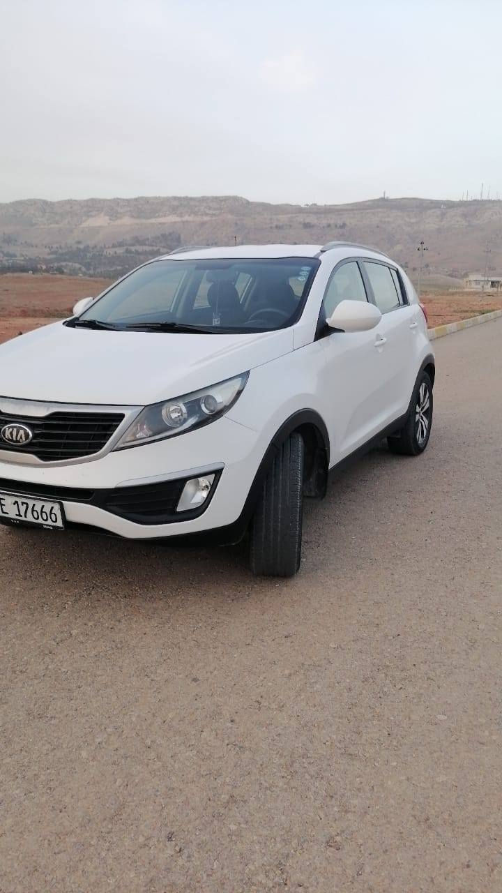 کیا سپۆ تاج مۆدیل 2013 مه کینه ی نه کراوه ته وه  132هه زا ر ڕۆ یشتیوه   گیڕ مه کینه به شه رت سه نوی نویه چو را تا یه ی لۆ کی له ژیره بی سبو غ بی ده عمه زۆ ر جوان ماوه ته وه نرخ 140گه ڵا ژ.م ***********کۆیه *********** كويسينجاك, أربيل
