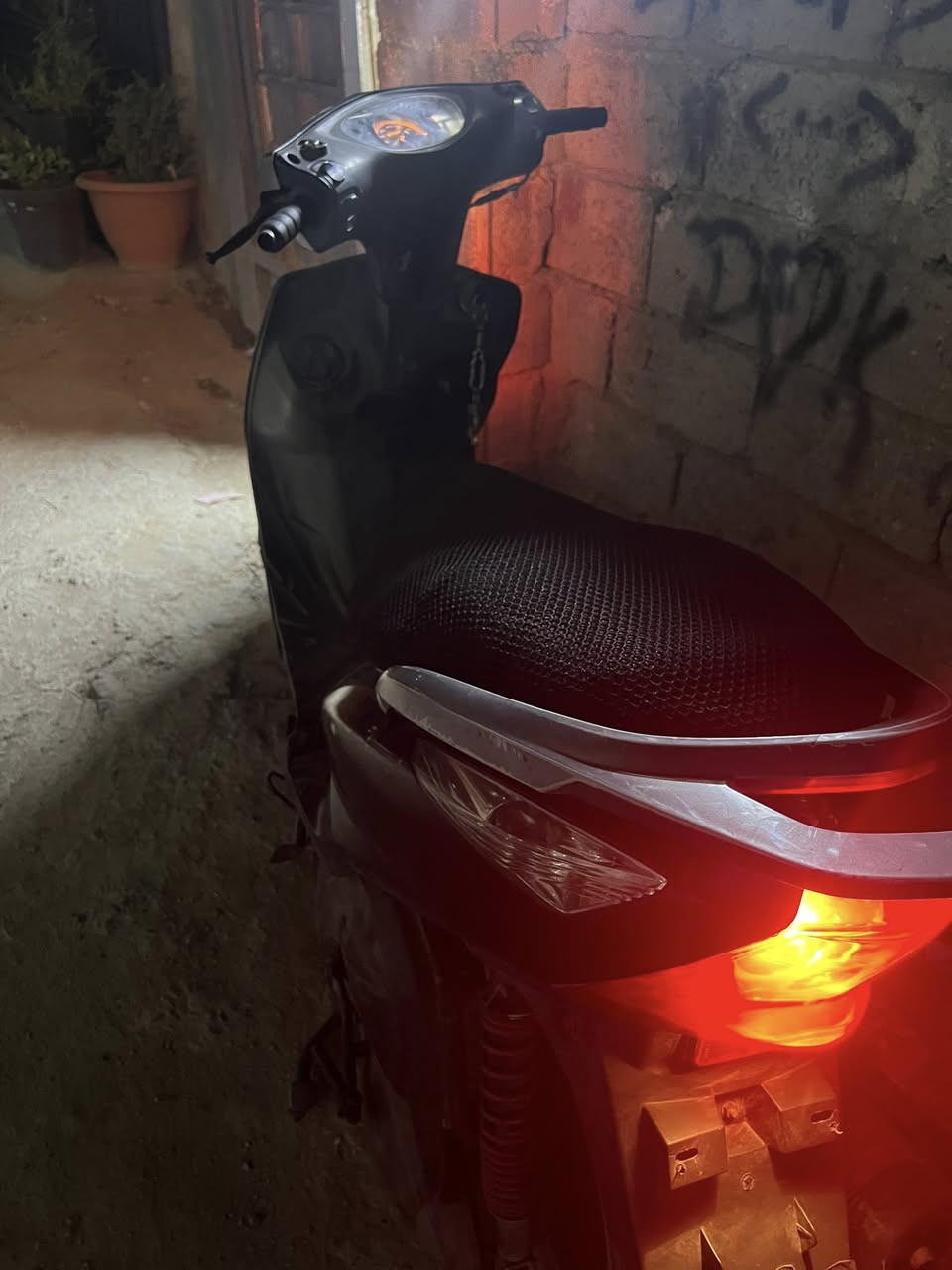 ماكس ١٤٠
دراجه نكره سلف بكل وكت كلها شغاله مابيها نقص 
جيب وياك فيتر وفحص وين ميعجبك 
دراجه ناعمه كلش مكينه حلوه 
سعر ٤٥٠
بغداد حي تراث تقاطع درويش


**إذا كنت صاحب هذا الإعلان وتريد حذفه لأي سبب، رجاءا أرسل رسالة إلى الدعم الفني**