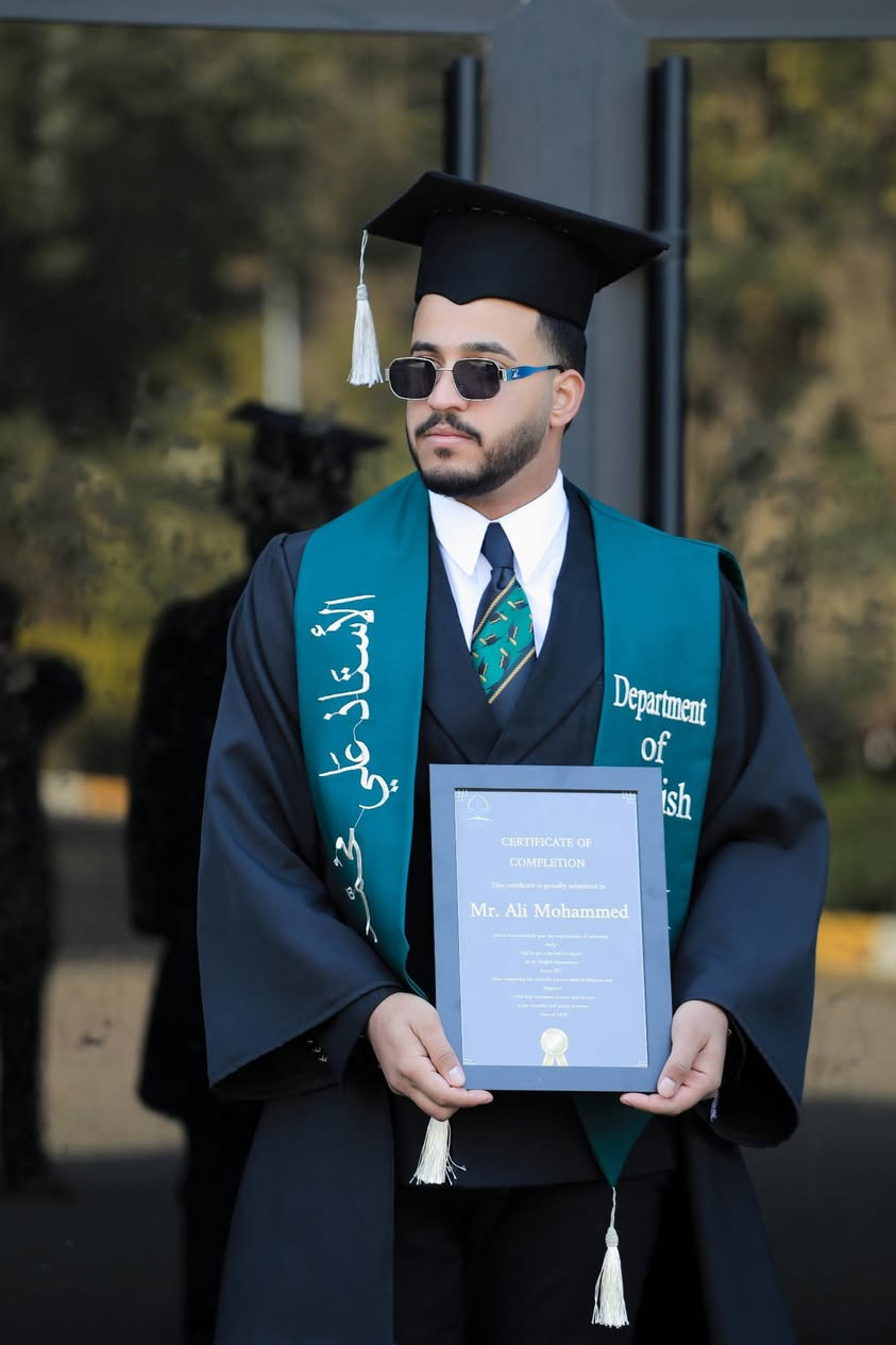 الف الف مبروك التخرج 😍🎓.....
🎓بسم الله ماشاءالله ✨. 
مقتطفات من حفل تخرج طلاب جامعة الإمام الكاظم ع قسم الإنكليزي}✨
الخريج 🎓
____📸
الف الف مبروك التخرج و عقبال الدرسات العليا ❤️🎓
‎هنيئًا لكم حصاد تعبك🎓✨😍 
تصوير امير جواد 
***********
