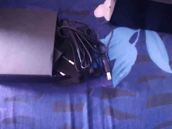 حافظة  أو عارضة ساعه جديده مع الكتلوك بالكارتون للبيع 20 الف فقط 
***********
