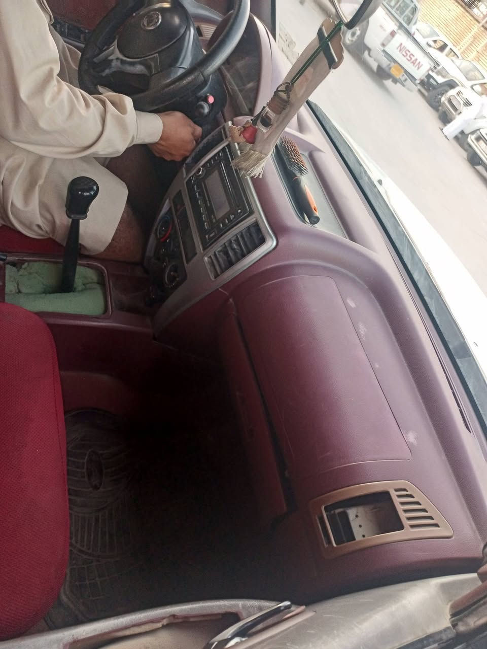 سلام عليكم من رخصة الادمن بيكم سكاي للبيع او مراوس بيجو سمد مناسبه بل نجف ماعدي فرق راس براس كير محرك شاصي مكفولات 2012سنوية صاقطه تخم تاير جديد يحتاجلهه ترتيب ابيع هل موجود المحجر وحده ابيعه الي يريده موجود تحويل مباشر راعيه موجود السعر 25وبيه مجال قليل حك الجيه الرقم *********** المكان نجف
