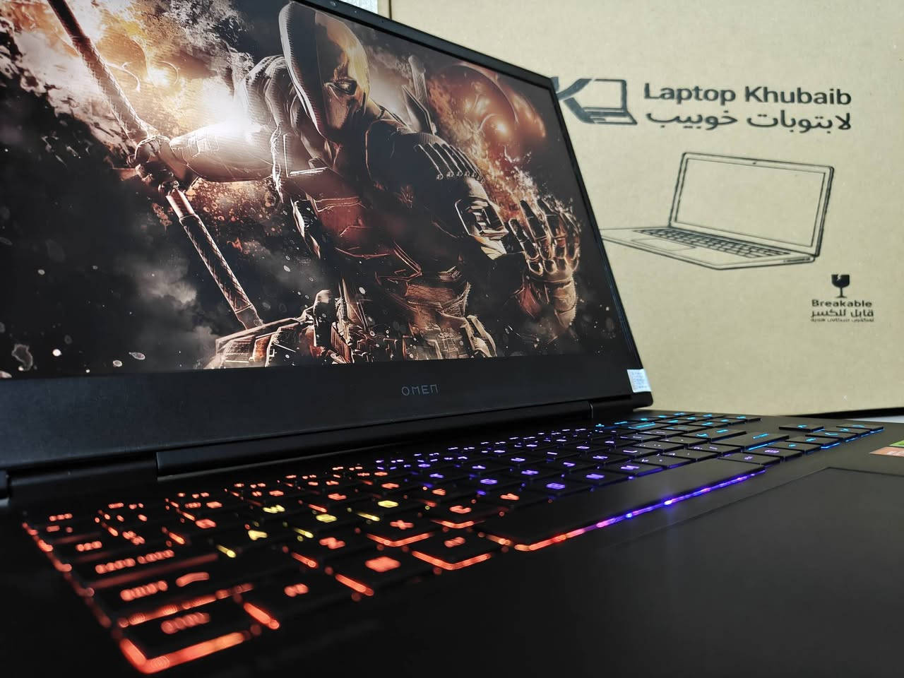🚀 للبيع: HP Omen 16 (بحالة Open Box - جديد تماماً 🔥)
💻 المواصفات الاحترافية:

🧠 المعالج: AMD Ryzen™ 9 7940HS (مع كارت شاشة داخلي Radeon™ 780M) — أداء خارق وجيل حديث.

🎮 كارت الشاشة: NVIDIA® GeForce RTX™ 4070 (140W TGP أعلى طاقة وتشغيل لأقوى الألعاب والمونتاج) ⚡

🔋 الرام: 16GB DDR5 5600MHz (سرعة فائقة جداً)

💾 الهارد: 1TB NVMe SSD (SK hynix من أسرع الهاردات عالمياً) 🚀

🖥️ الشاشة: 16.1" Inch بتردد 165Hz لانسيابية خرافية في اللعب.

🎨 اللون: الأزرق الداكن المائل للبنفسجي المميز جداً (Dark Blue).

✨ حالة الجهاز:
Open Box (صندوق مفتوح - بحالة الجديد تماماً 100%):
الجهاز شبه جديد وبكامل ملحقاته الأصلية، أداء جبار وفحص كامل وضمان النظافة (ئۆپن بۆكس، ئامادەیە بۆ بەکارهێنان بە کوالێتی سفر و زۆر خاوێن بە گەرەنتی).

📞 للتواصل (واتساب أو ماسنجر):

📱 رقم الهاتف: ***********

📍 العنوان: كركوك - بنجا علي (کەرکوک - پەنجا عەلی)

🏢 شركة خوبيب للابتوبات - Khubaib Laptops
سوي مواصفات بلنجليزي
