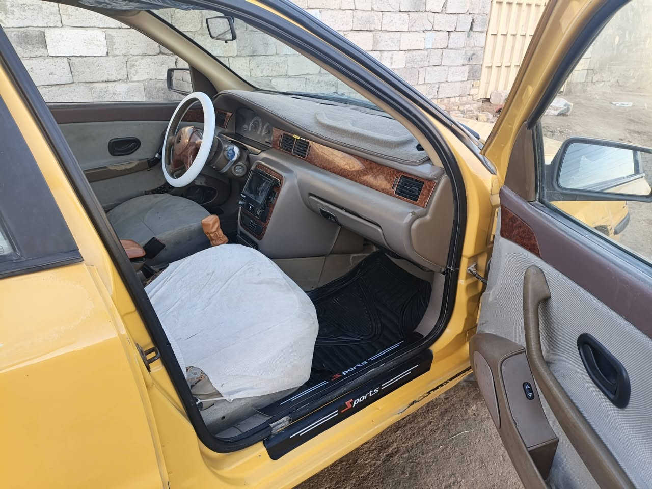 سلام عليكم سمند لبيع سيارة جاهزه من كلشي ترايك وين مايعجبك سياره كفاله من عده جاملغ ضربه مكينه كير فرنسي نضيفه سياره رقم نجف سنويه تنتهي 2030 رقمي الديوانيه الشافعيه *********** السعر 35وبيه مجال
