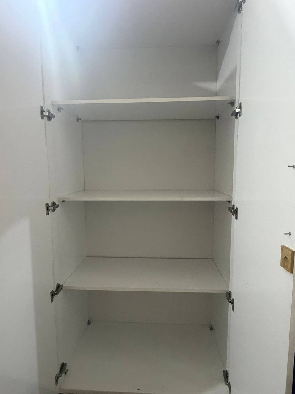 السلام عليكم كنتور للبيع سعره 250 وبي مجال ***********
