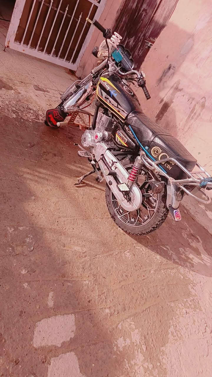 سيفان موديل ٢٠٢٤
ماشيه قليل مجنبزه فول 
كفاله عامه اي نقص مابيها أوراق اصولي 
دشبول إلكتروني شغال سماعات شغاله 
مكاني ديالى تقاطع الساده 
السعر ٦٨٠
***********
