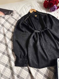 طقم قميص وتنورة • خامة ستن ودابل • مقاسات 38-46