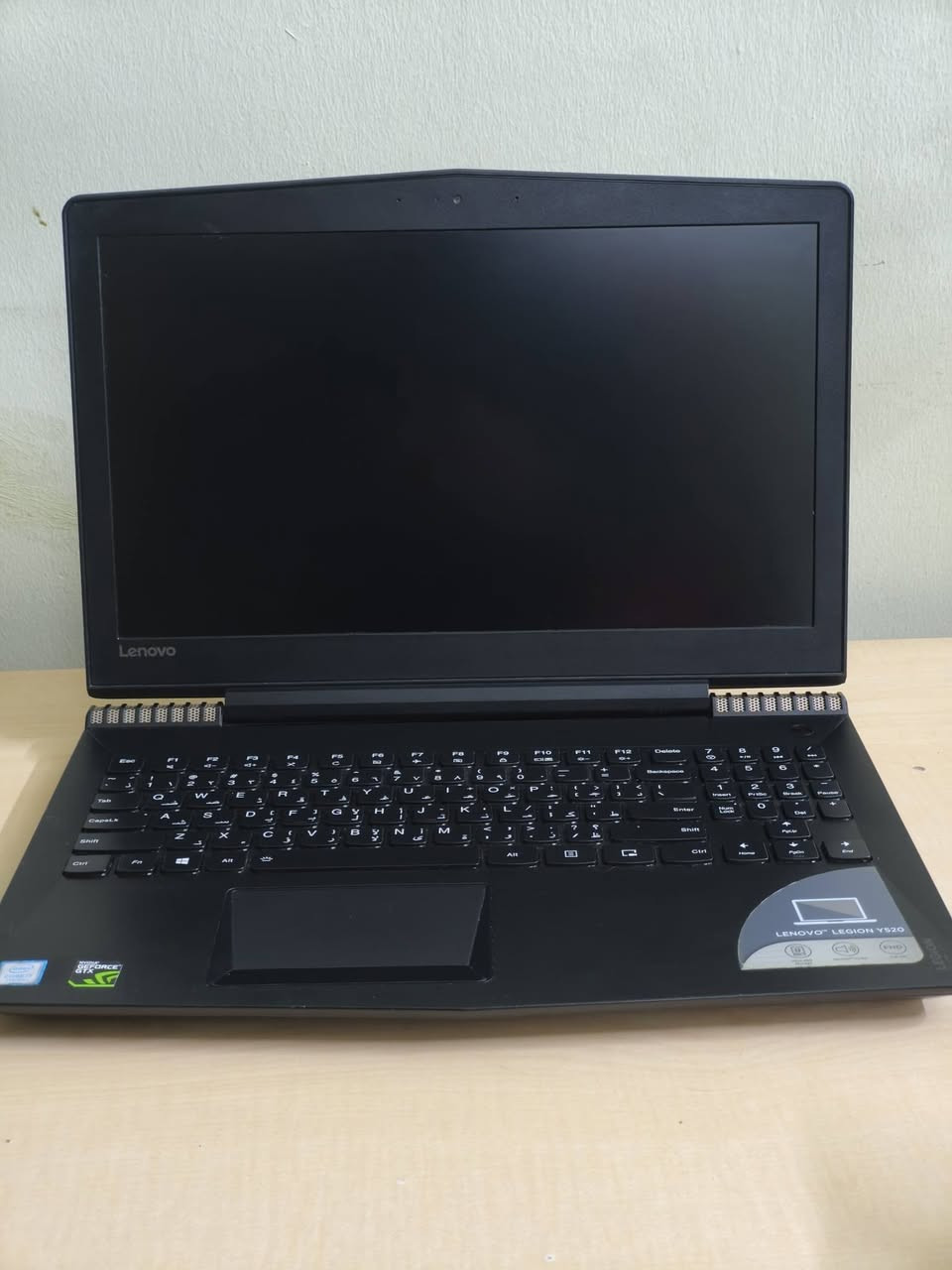 للبيع: لابتوب لينوفو (Lenovo Legion Y520)
‏
‏المواصفات الأساسية:
‏* المعالج (CPU): Intel Core i7-7700HQ بسرعة 2.8GHz.
‏* الذاكرة العشوائية (RAM): 16GB (يضمن سلاسة عالية في تعدد المهام).
‏* سعة التخزين: مساحة ضخمة ومزدوجة تدمج بين السرعة والحجم:
‏   * SSD: بحجم 128GB 
‏   * HDD: بحجم 2TB 
‏* الشاشة: قياس 15.6 بوصة بدقة FHD وبتقنية IPS (ألوان دقيقة ووضوح عالي لراحة العين)
‏* نظام التشغيل: Windows 11 .
‏* اللون: أسود أنيق مع لمسات باللون الذهبي 
‏* كارت الشاشة (GPU):  NVIDIA GeForce GTX 1050 Ti 
‏لابتوب نظيف استخدام شخصي يحتوي على شاحن اصلي وكارتونه الجهاز
‏الموقع بغداد وبسعر 600 الف بي مجال
‏


**إذا كنت صاحب هذا الإعلان وتريد حذفه لأي سبب، رجاءا أرسل رسالة إلى الدعم الفني**