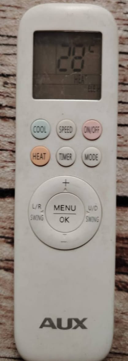 سبلت طنين اوكس انفيتر نظافه مية بالمية بور وكيبل وحمالة يعني جيب وشد وادعيلة سعرة من الاخير 550  +مكيف توسوت مشحون بس كلش نظيف قفلة 275 الشراي رقمي موجود ويتصل 
بغداد مدينه الصدر ***********
