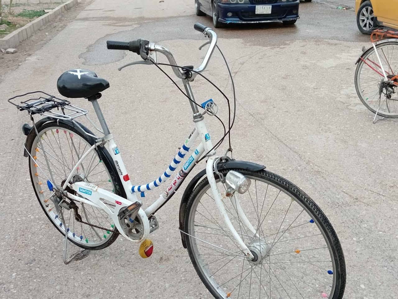 السلام عليكم اخواني باسكل البيع باسكل نضافت 95% البريكات اثنيناته جديتات كير 7نمرات  الباسكل  عيب بس تاير ورا يحتاج تبديل والتأير الكدام جديده زائدان كشن قلاب زائدان طياريه جديده اللايت كدام شغال الحساس جديده السعر 95وبي مجال بسيط الشراء العنوان كركوك قرب دوميز الرقم ***********
