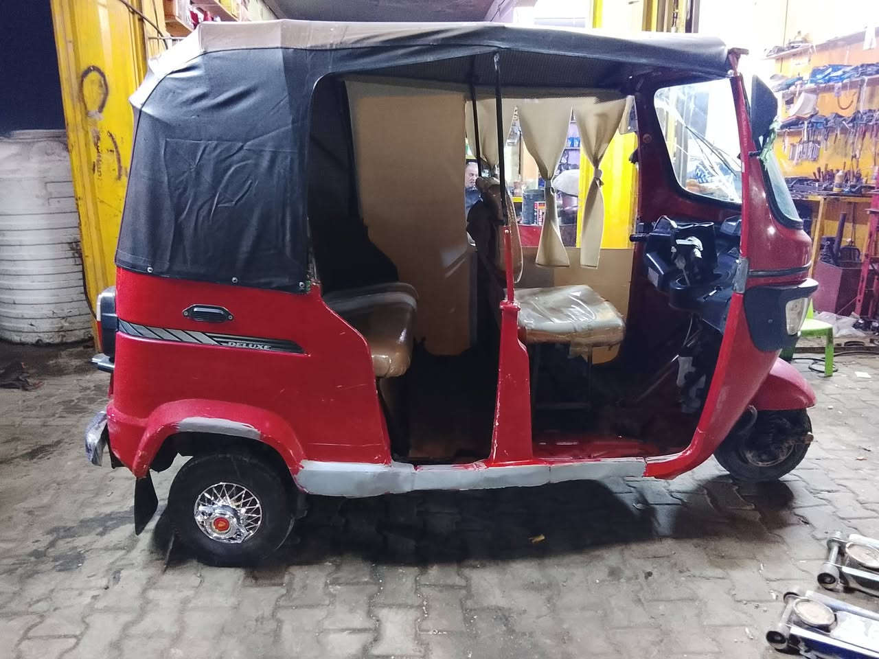 سلام عليكم تكتك للبيع موديل 18اوراق كامله اصليات للترقيم معمرات دوس مثل ما واضح تكتك كبل لشارع ربع ما اذب عليها  ***********
