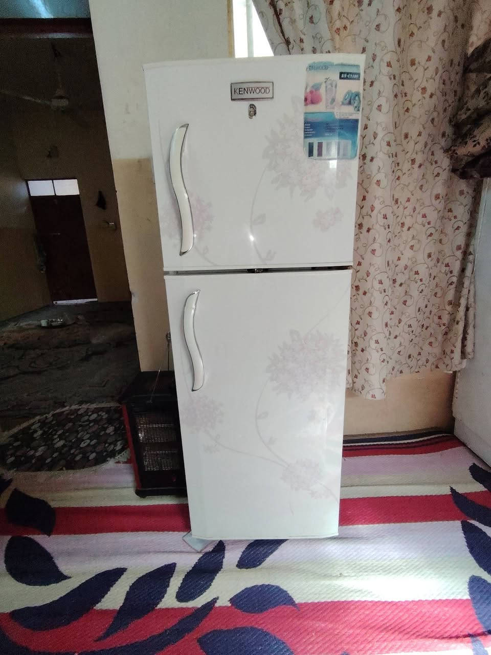 ثلاجه كينود حيل نضيفه وتجميدها راقي للعم اني بس علوطني اشغلها وهاذا تجميدها السعر اتصل ودلل العنوان حي الأنتصار قرب اسواق الحسام
***********
***********
