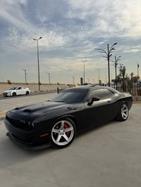 للبيع دوج جالنجر 2019 sxt لون اسود ماشيه 55ميل رقم بغداد باسمي تحويل ث...