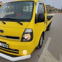 بيك أب ٢٧٠٠ • لون أصفر • ٧٤٠٠٠ كم