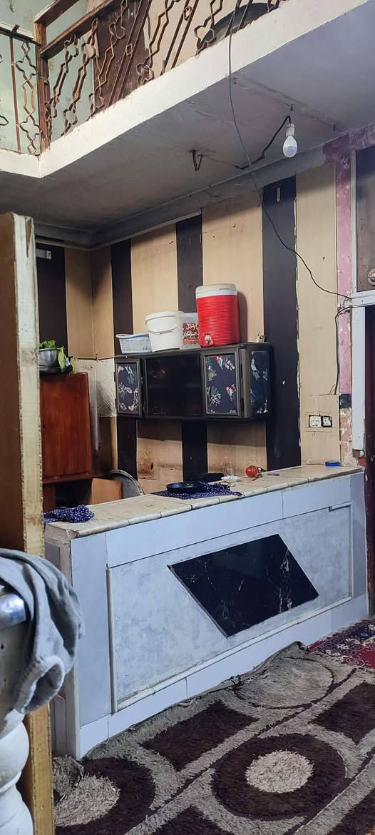 عندي بيت 200 متر كامل للبيع 4 غرف واستقبال 6×5صب كونكريت أساس وسقف كهرباء دفن لبخ مصاطر وسيراميك وجهه ع ساحه عايز شغل بسيط كربلاء بحي الانوار قرب الشريعه السعر 40 مليون اي استفسار التصال برقم وكولو من طرف ام اسيل امانة الله ورسوله لتعبرون اسمي مانة ابو فاضل العباس لضيعون حقي اكدو عليه يكرين المنشور حته متنسون اسمي ***********بيع مستعجل سبب لضروف
