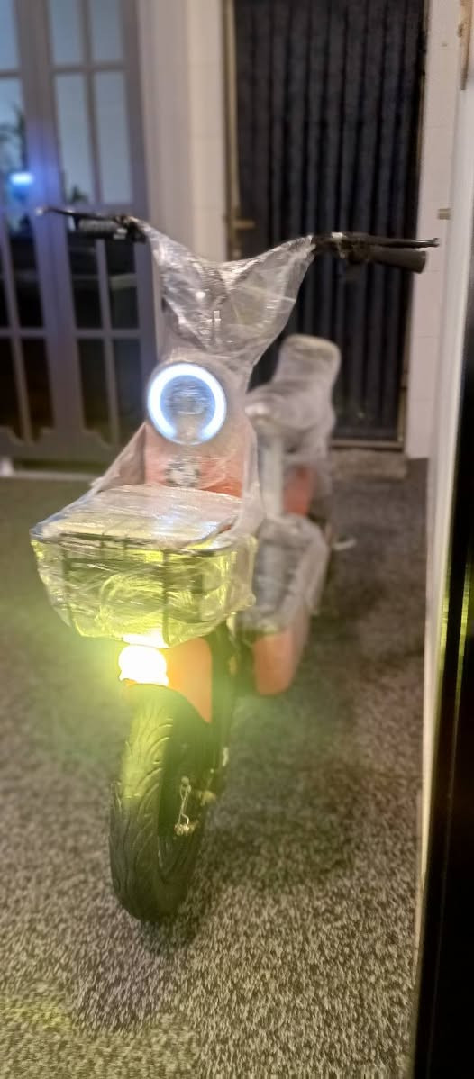 السلام عليكم بايسكل للبيع السعر 400 بيها مجال الرقم واتساب، ***********
